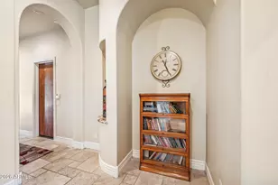 9328 N 68th Pl, Paradise Valley, AZ 85253 - Photo 15