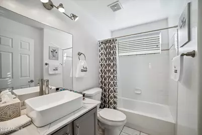 10401 N 52nd Street #210, Paradise Valley, AZ 85253 - Photo 9