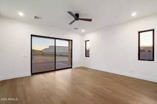 2991 W Desert Hills Dr, Phoenix, AZ 85086 - Photo 17