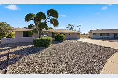 11601 N Hacienda Drive, Sun City, AZ 85351 - Photo 7