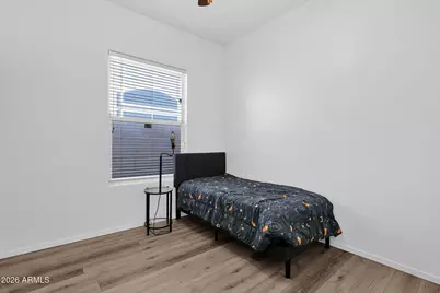 907 E Gary Lane, Phoenix, AZ 85042 - Photo 17