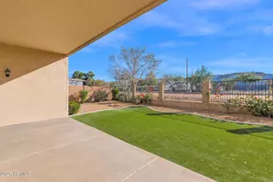 907 E Gary Ln, Phoenix, AZ 85042 - Photo 19