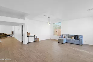 907 E Gary Ln, Phoenix, AZ 85042 - Photo 5