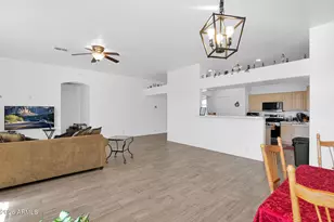 907 E Gary Ln, Phoenix, AZ 85042 - Photo 7