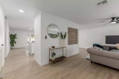 3414 W Gelding Drive, Phoenix, AZ 85053 - Photo 5