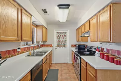 2041 S Clubhouse Drive, Casa Grande, AZ 85194 - Photo 11