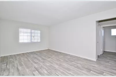 44 E Roanoke Avenue #Apt 8, Phoenix, AZ 85004 - Photo 5