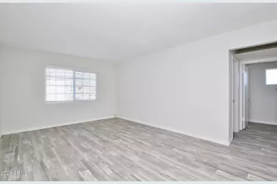 44 E Roanoke Avenue #8, Phoenix, AZ 85004 - Photo 5
