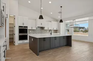 6542 N 171st Dr, Waddell, AZ 85355 - Photo 9