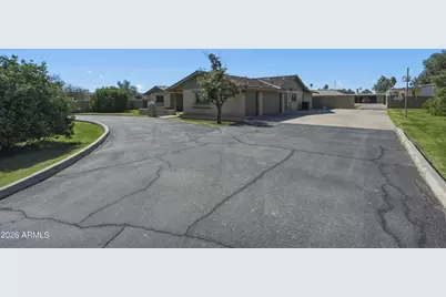 2042 N Center Street, Mesa, AZ 85201 - Photo 9