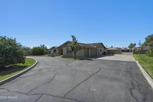 2042 N Center St, Mesa, AZ 85201 - Photo 9