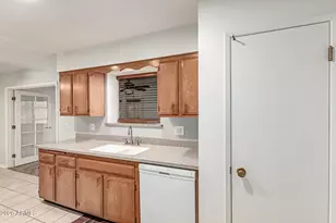 10329 W Floriade Dr, Sun City, AZ 85351 - Photo 15