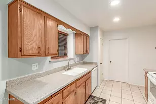 10329 W Floriade Dr, Sun City, AZ 85351 - Photo 17