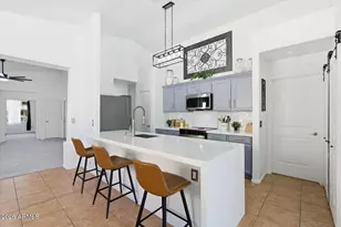 6822 S 40th Dr, Phoenix, AZ 85041 - Photo 11