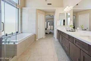 7 W Silverwood Dr, Phoenix, AZ 85045 - Photo 23