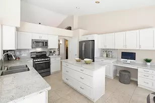 7 W Silverwood Dr, Phoenix, AZ 85045 - Photo 15