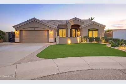 7 W Silverwood Drive, Phoenix, AZ 85045 - Photo 1