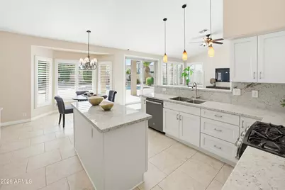 7 W Silverwood Drive, Phoenix, AZ 85045 - Photo 17