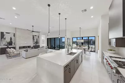 1632 W Lavitt Lane, Phoenix, AZ 85086 - Photo 9