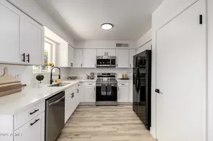 9123 E Gary Ln, Mesa, AZ 85207 - Photo 11