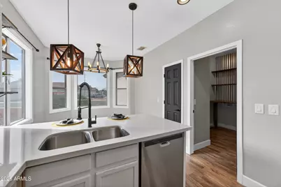 8921 N 65th Drive, Glendale, AZ 85302 - Photo 13