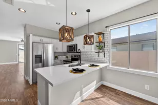 8921 N 65th Dr, Glendale, AZ 85302 - Photo 11