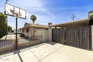 4116 N 64th Dr, Phoenix, AZ 85033 - Photo 37