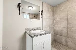 21 S 28th Ave, Phoenix, AZ 85009 - Photo 17