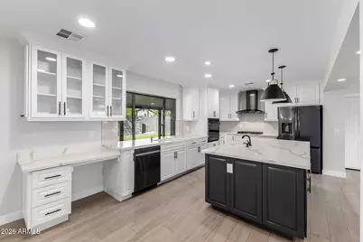 3318 E Montecito Avenue, Phoenix, AZ 85018 - Photo 13