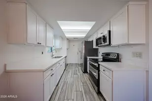 3830 W Crittenden Ln, Phoenix, AZ 85019 - Photo 11