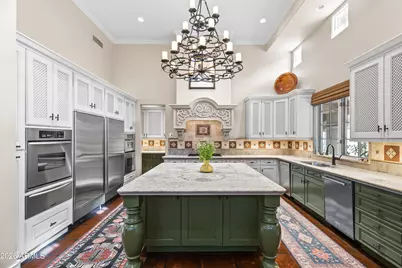 8920 N Martingale Road, Paradise Valley, AZ 85253 - Photo 11