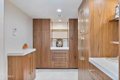 5984 N Echo Canyon Drive, Phoenix, AZ 85018 - Photo 9