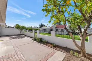 8151 E Del Joya Dr, Scottsdale, AZ 85258 - Photo 17