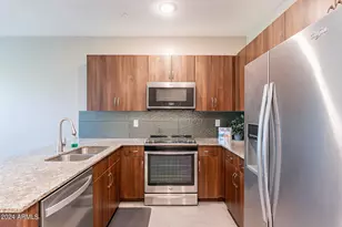 2334 E Huntington Dr, Phoenix, AZ 85040 - Photo 11