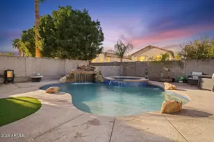 2018 E Wahalla Ln, Phoenix, AZ 85024 - Photo 3