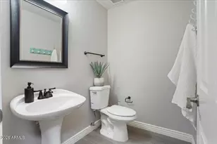 2018 E Wahalla Ln, Phoenix, AZ 85024 - Photo 31