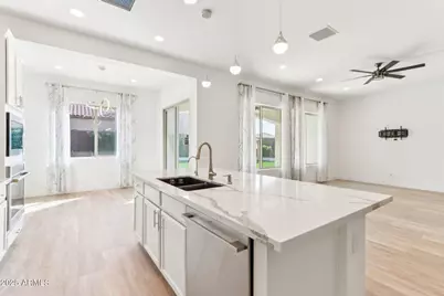 22721 N 34th Street, Phoenix, AZ 85050 - Photo 15