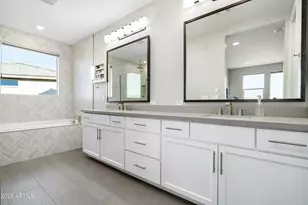 21716 N 60th Ter, Phoenix, AZ 85054 - Photo 11