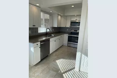 7725 E Berridge Lane, Scottsdale, AZ 85250 - Photo 3