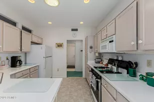 22808 N Cherokee Ln, Sun City West, AZ 85375 - Photo 15