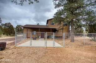 2010 Christmas Pine Rd, Overgaard, AZ 85933 - Photo 5
