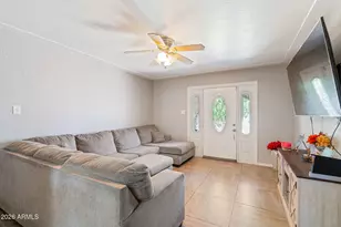 1923 N 44th Pl, Phoenix, AZ 85008 - Photo 5
