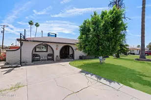 1923 N 44th Pl, Phoenix, AZ 85008 - Photo 3