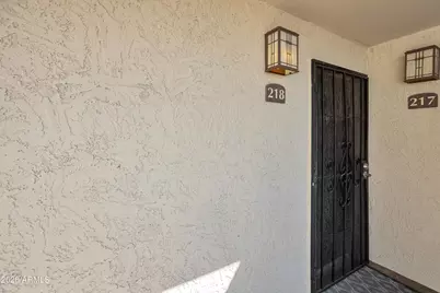 3825 E Camelback Road #218, Phoenix, AZ 85018 - Photo 1