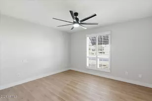 527 E Tam Oshanter Dr, Phoenix, AZ 85022 - Photo 25