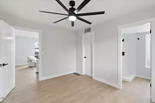 527 E Tam Oshanter Dr, Phoenix, AZ 85022 - Photo 15