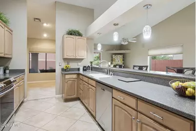 13401 S 37th Place, Phoenix, AZ 85044 - Photo 11