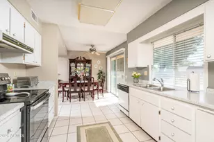 10007 W Pleasant Valley Rd, Sun City, AZ 85351 - Photo 9