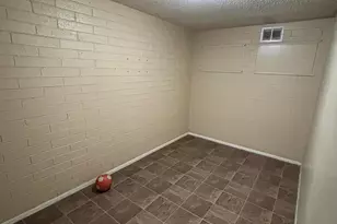 6258 W Wolf St, Phoenix, AZ 85033 - Photo 7