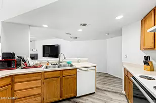 3228 W Glendale Ave, Phoenix, AZ 85051 - Photo 9